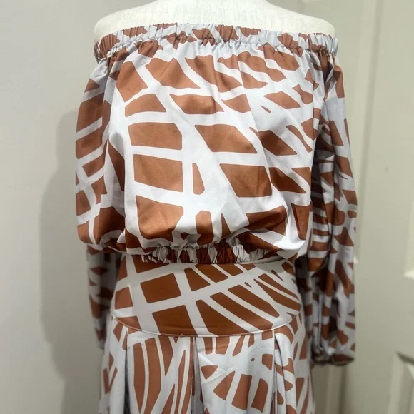 PMD Off-Shoulder Brown and White Long Sleeve Dress - Picture 3 of 3